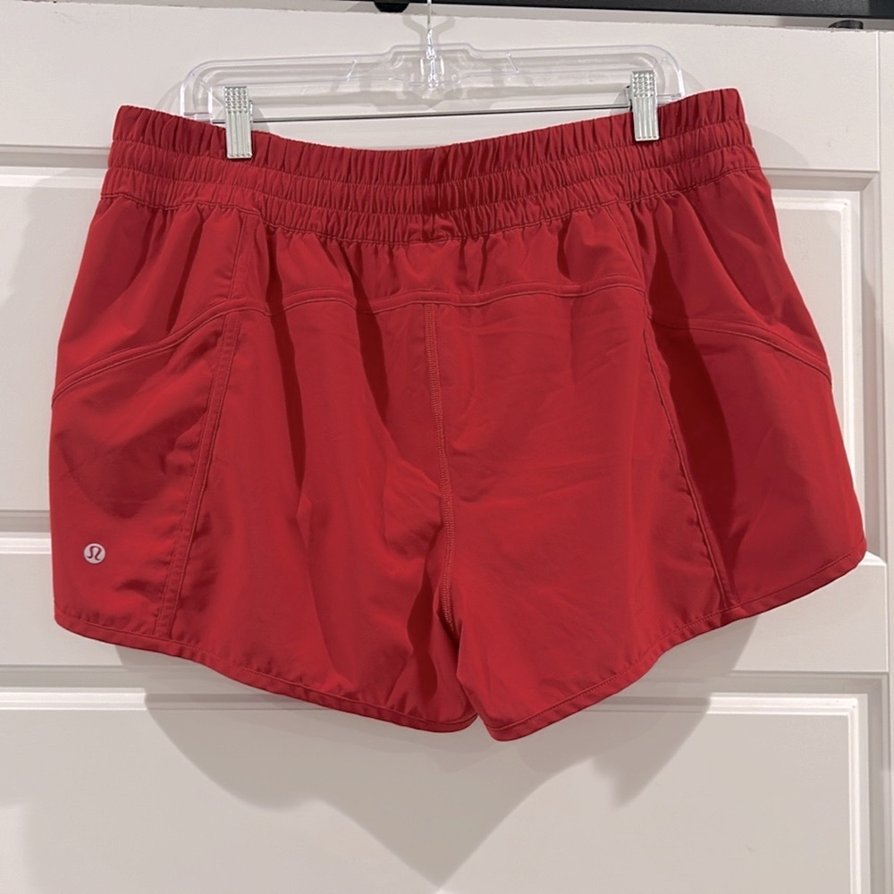 Lululemon Tracker Low Rise Lined Shorts LW7AZ2S, Red, Size 18